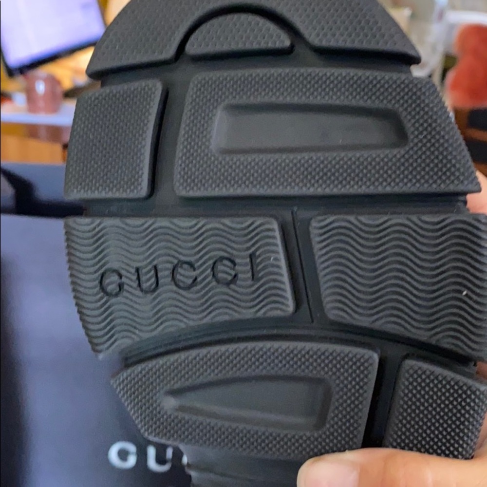 Authentic Gucci Flashtrek BNIB liquid Silver - Picture 13 of 14
